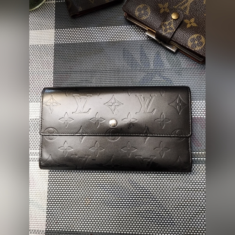 ❤️ Louis Vuitton Metallix Gray Monogram Matte Vernis Wallet